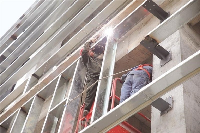 　　項(xiàng)目現(xiàn)場(chǎng)施工忙。 貴州日?qǐng)?bào)天眼新聞?dòng)浾?楊曦 攝